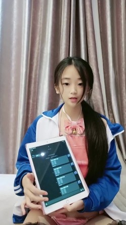 贵州遵义18岁学生妹 小浪猫 ，娇小玲珑，小脸蛋，拥有不可小觑的大奶，揉奶发骚淫叫，吃肉棒诱惑！ 截图13