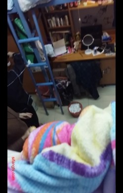 妹子出卖偷拍室友在宿舍换衣服裸睡 有时候还明目张胆的拍 截图5