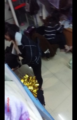 妹子出卖偷拍室友在宿舍换衣服裸睡 有时候还明目张胆的拍 截图8