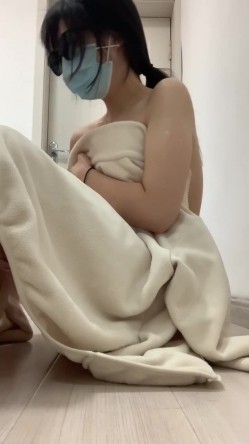 露出界天花板满级狂人！身材苗条性感网红【兔兔】私拍，学校公园商场各种场所人前露出翻屁眼露逼紫薇喷水 截图12