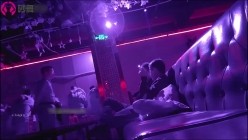 新流出【砂舞厅】 ️西安简爱舞厅内的淫乱的抓奶 抠逼 吃鸡 截图5