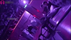 新流出【砂舞厅】 ️西安简爱舞厅内的淫乱的抓奶 抠逼 吃鸡 截图7