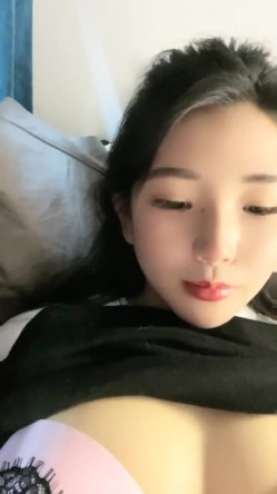 重磅推荐！苏州G奶校花，真实可约，【大二学妹】尺度升级，第一次玩跳蛋，馒头逼，看了让人眼馋不已 截图12