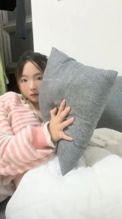 灌醉18岁的学生妹，【小乖7】，几瓶啤酒就喝醉了，被操了，娇喘喊着~快~快~快，清新小妹子被疯狂蹂躏，推荐 截图14