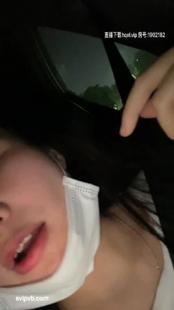 最新1源录制（你好迷人）一姐深夜炸街勾搭的士司机车震+勾搭酒吧少爷公厕啪啪 截图4
