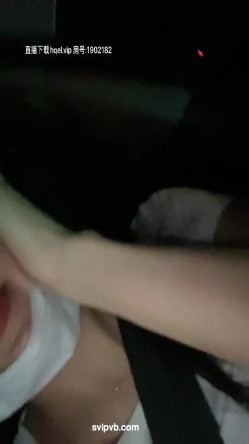 最新1源录制（你好迷人）一姐深夜炸街勾搭的士司机车震+勾搭酒吧少爷公厕啪啪 截图8