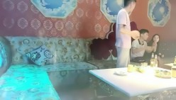 歌厅探花小贺_啪啪第二场叫来两美女，跟兄弟一起啪啪 截图5