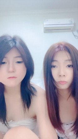 校花【月禅】罕见3B叠罗汉 全是青春靓妹 多人淫乱现场不堪入目 吃鸡吞精 超顶 截图4