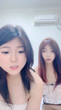 校花【月禅】罕见3B叠罗汉 全是青春靓妹 多人淫乱现场不堪入目 吃鸡吞精 超顶 截图11