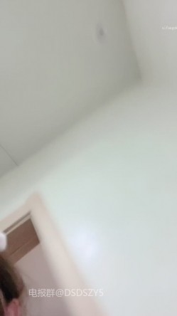 今年最美校花【邪恶双马尾】道具自慰 罕见收费房~尺度全开~全裸 截图4