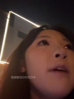 ️精神小妹【chunxiaoquqn】新晋精神小妹团播、几个年轻闺蜜一起下海赚钱 截图15
