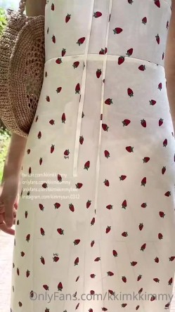 23岁日马混血美少女「Kimmy」OF露脸大尺度性爱私拍 小小年纪户外露出后庭开发潮喷吞精群P真会玩 截图4
