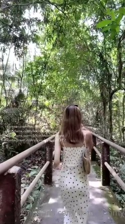 23岁日马混血美少女「Kimmy」OF露脸大尺度性爱私拍 小小年纪户外露出后庭开发潮喷吞精群P真会玩 截图12