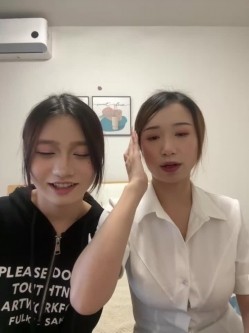 ️清纯主播【202509yoyo】表姐带着表妹下海直播、在线教口活、练习做爱姿势 截图2