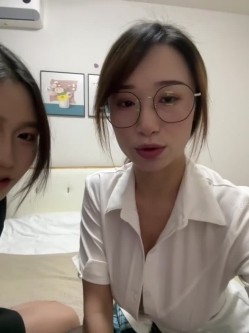 ️清纯主播【202509yoyo】表姐带着表妹下海直播、在线教口活、练习做爱姿势 截图16