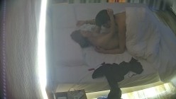 酒店偷拍 学生情侣妹子满心期待男友激烈的碰撞废才男友只知道玩游戏性能力让她大失所望 截图1