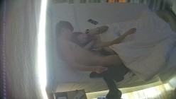 酒店偷拍 学生情侣妹子满心期待男友激烈的碰撞废才男友只知道玩游戏性能力让她大失所望 截图7