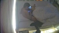 酒店偷拍 学生情侣妹子满心期待男友激烈的碰撞废才男友只知道玩游戏性能力让她大失所望 截图9