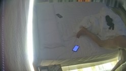 酒店偷拍 学生情侣妹子满心期待男友激烈的碰撞废才男友只知道玩游戏性能力让她大失所望 截图14