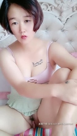 蝴蝶逼的小少妇露脸跟大哥连续啪啪两炮，被大哥调教的真骚深喉口交，各种姿势爆草抽插直接干菊花，颜射 截图1