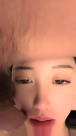 178胸膜！~【傲胸新木优子】，KTV土豪淫乱，高端酒店会牛郎！夜生活真是丰富，之前还爱装逼不脱呢 截图9