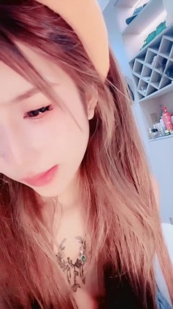 这么漂亮的女神都下海了【瑶瑶想吃糖】女神级小姐姐销魂自慰脸穴同框 截图15
