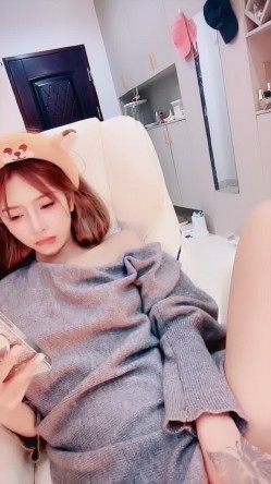 这么漂亮的女神都下海了【瑶瑶想吃糖】女神级小姐姐销魂自慰脸穴同框 截图16
