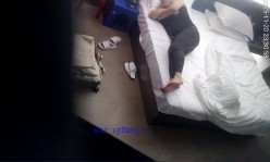酒店偷拍 情趣内衣气质少妇被胖男爆操无套内射逼里呻吟给力 截图11