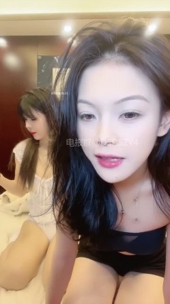 ️长腿女学生【02年表姐】带大奶闺蜜下海~道具猛捅~假阳具互插~群P口爆~喷水无套狂操 截图1