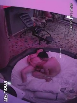 最新流出乐橙酒店情趣炮房偷拍 ️富姐找鸭在销魂椅干她最后加藤鹰手指搞得她爽嗨 截图9