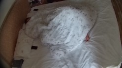公寓酒店很奇怪的一对情侣 入住几天 可以亲嘴抠逼含屌 但就是不让操 男人屌硬好铁 女人全身颤抖 都不让 截图11
