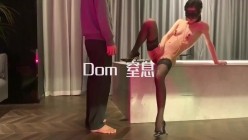 《重购稀缺硬核精品》你的女神大佬的母狗~专业SM社区字母圈神人【DOM窒息】调教作品 粉丝投稿绝版 截图3