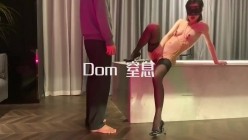 《重购稀缺硬核精品》你的女神大佬的母狗~专业SM社区字母圈神人【DOM窒息】调教作品 粉丝投稿绝版 截图4