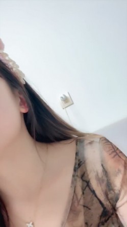清纯女大【男模来我家】被猥琐男无套啪啪~颜射~口爆~内射~刺激 截图3