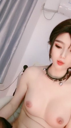 极品尤物网红美女！收费房大尺度！展示美足，道具自慰，多毛骚穴抽插，站立手指扣弄 截图4