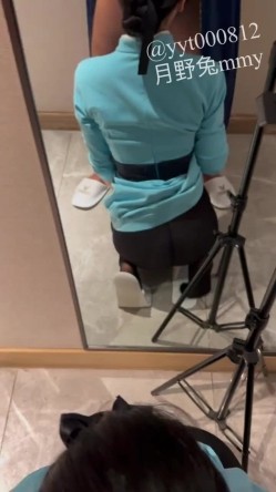南航空姐 ·月野兔机上也有狠狠的露出哦，被大哥们狠狠艹、狠狠内射，简直是个精液储藏器母狗 截图3