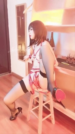 稀有露脸 高端ACG业界女神爆机少女 喵小吉 8月番微醺时刻绮怀零世界的异生活怪物猎人精品私拍 截图1