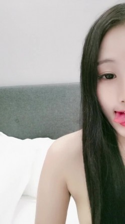 清新小美女【丫丫蒽】，全裸大尺度秀，玩弄小淫穴，吧嗒吧嗒的淫水声，窥探尿道口！ 截图9