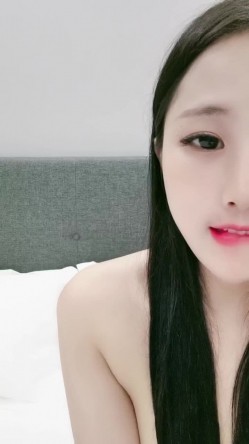 清新小美女【丫丫蒽】，全裸大尺度秀，玩弄小淫穴，吧嗒吧嗒的淫水声，窥探尿道口！ 截图10