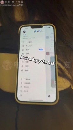推特新晋泡良大神『kkyyds98(KK)』古风旗袍黑丝大屁股狠狠后入，空姐装第一视角口活啪啪 截图16