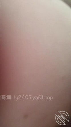原创海角大神【干妈变成了情人】付费钻石贴集！和干妈在别人家门口过夜、车震 截图1