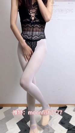 推特新人极品长腿苗条烧婊子【橙子橙子】VIP福利私拍，扩肛道具疯狂紫薇高潮抽搐喷水原版无转码 截图4