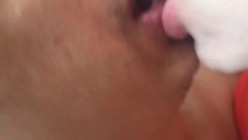 极品熟女 第一视角近距离贴脸开大，疯狂艹逼，亲吻情意绵绵，叫声特淫荡特刺激！ 截图8
