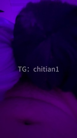 可盐可甜COS抽像女菩萨【池甜chitian1】纸飞机VIP群福利，各种露脸性爱，高潮喷水 截图8