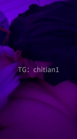 可盐可甜COS抽像女菩萨【池甜chitian1】纸飞机VIP群福利，各种露脸性爱，高潮喷水 截图9