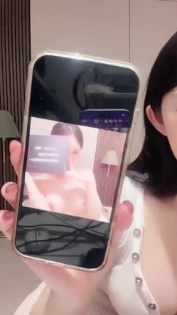 骚逼主播【鹅妹妹】仙女颜值,裸舞很专业,奶大逼粉,掰逼诱惑,道具自慰,裸舞诱惑,包射 截图16