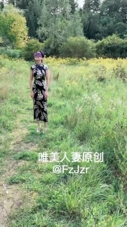 唯美人妻原创首发之秋天的浪漫 户外树林野战 爆裂黑丝 椅子上架双腿抽插 爆操中出 高清720P原版无水印 截图2