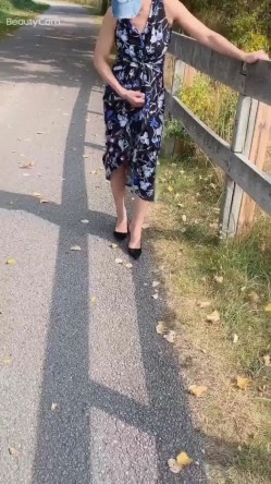 唯美人妻原创首发之秋天的浪漫 户外树林野战 爆裂黑丝 椅子上架双腿抽插 爆操中出 高清720P原版无水印 截图5