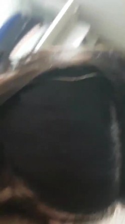 小伙子很漂亮的女盆友，超粉白皙的一线天，真是有福气，女上位、后入干得够爽！ 截图8