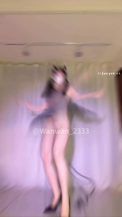 推特白虎双马尾【婉婉Wanwan_2333】顶级VIP动感裸舞给我擦皮鞋 截图2